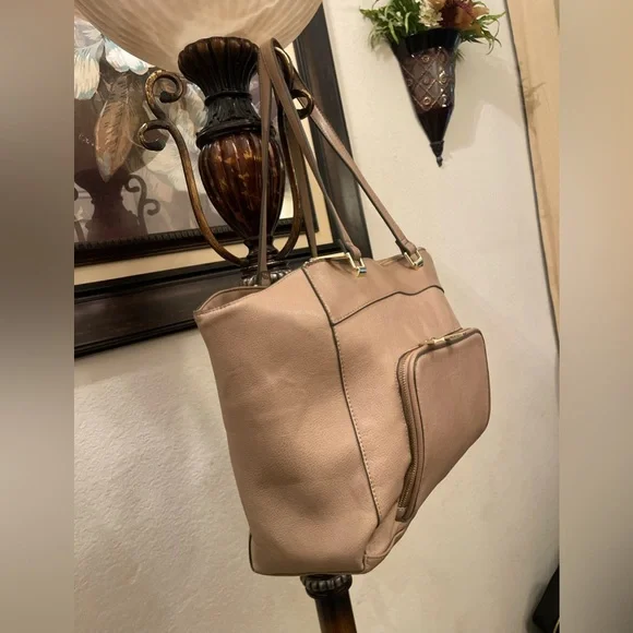 Tutilo please check all picture of condition - Picture 8 of 17